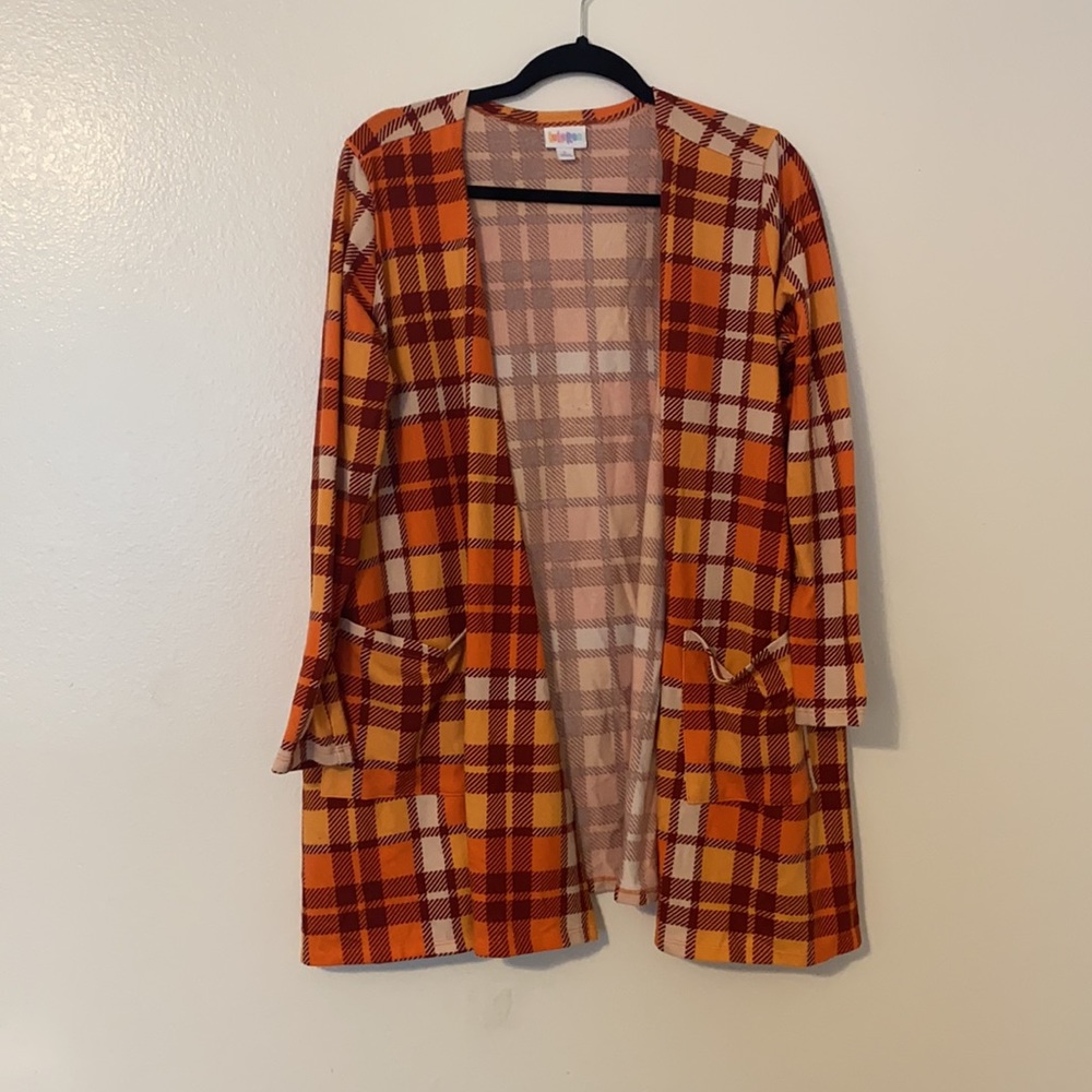 lularoe 🦄 fall plaid caroline sweater